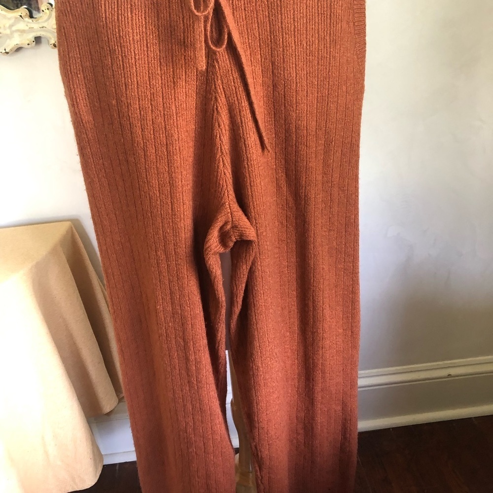 DKNY women’s copper ribbed-knit straight leg cozy cashmere blend jogger - Picture 9 of 12